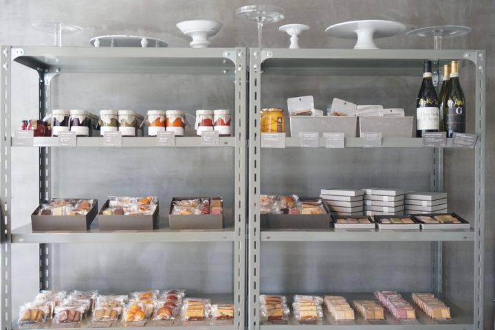 ケーキも焼き菓子もパフェも、ビジュアルは、すべて岩柳さんのチェックがはいる