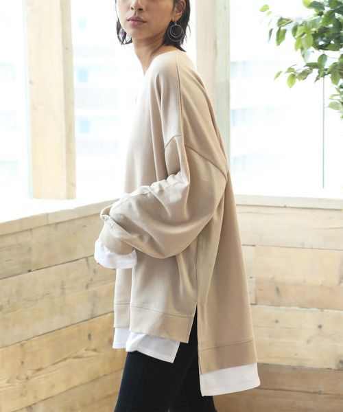 レイヤード風ビッグトレーナー