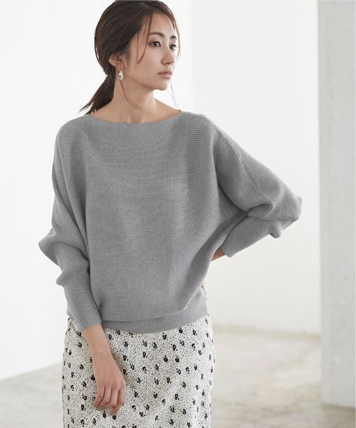 ドルマンスリーブニット