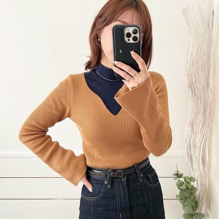 これ万能すぎ！【UNIQLO】この秋絶対買うべき“リブハイネックT  