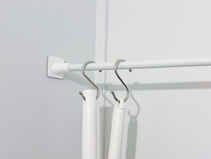 つっぱり棒専用補助板使用例