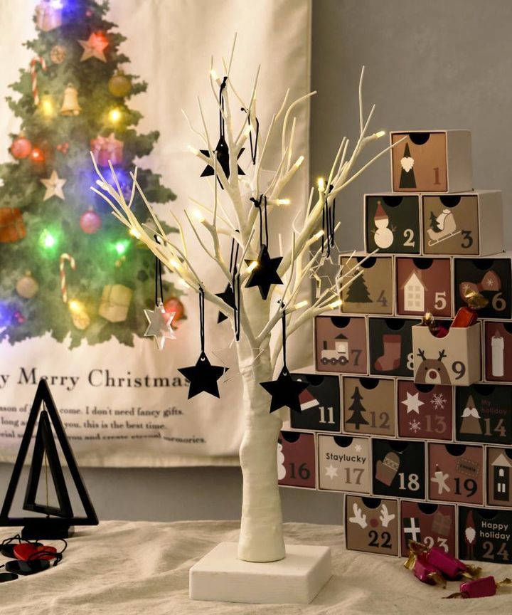 新品 3coins スリーズ クリスマス 光るタペストリー キラキラ 飾り 光るタペストリー／クリスマス | 3COINS(スリーコインズ)ライフ