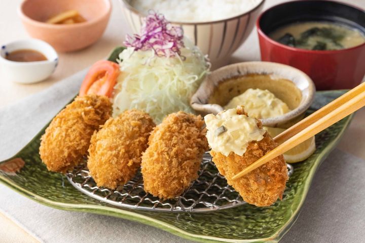 「広島県江田島産 大粒牡蠣（かき）フライ」（大戸屋提供）
