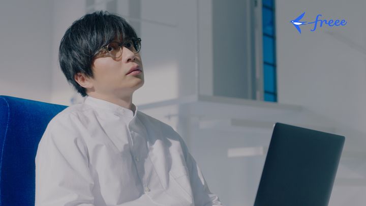 田中圭さんが出演する新CMのワンシーン