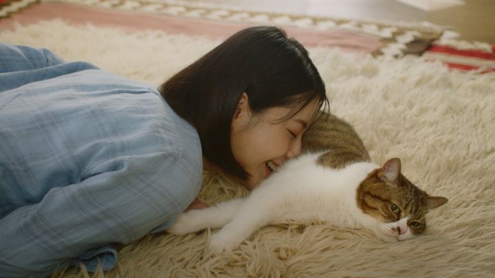 松本若菜さんが出演する「カロリーメイト リキッド」新テレビCMのワンシーン