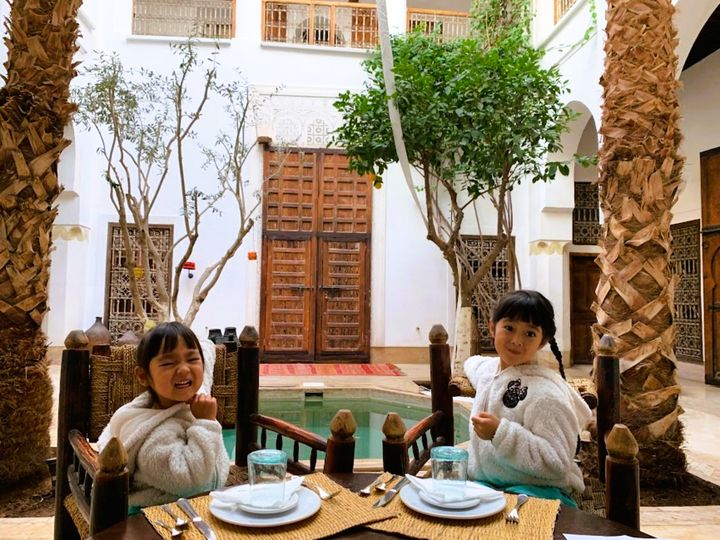 最終お値引きします！異国モロッコ 真鍮ガラステーブル 【公式通販】