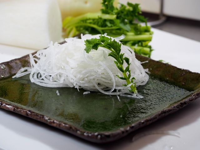 刺身に必ず添えられる「大根」の千切り