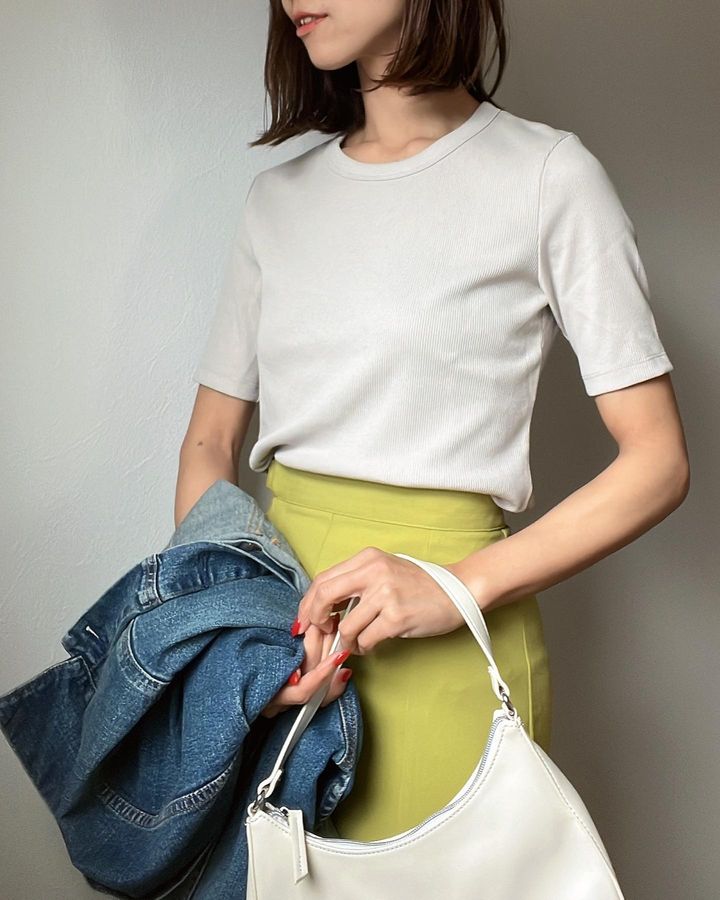 GU トップス 不条理 紺色 カットソー Mサイズ