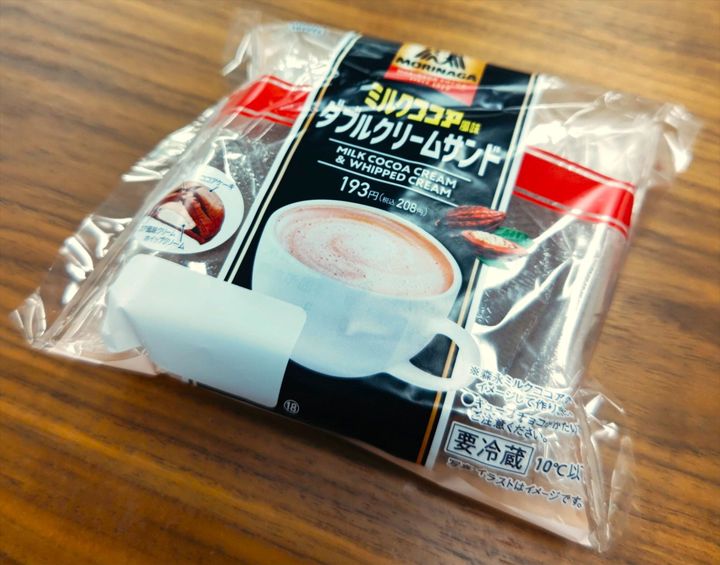 「ミルクココア風味 ダブルクリームサンド」