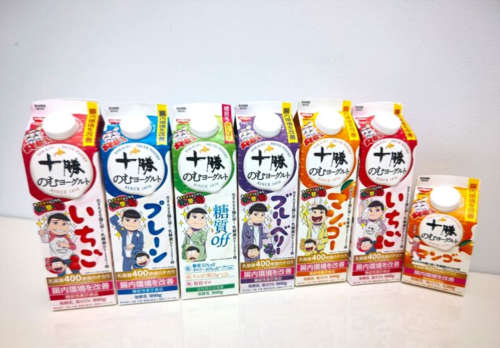 「十勝のむヨーグルト」と「おそ松さん」のコラボ限定パッケージ