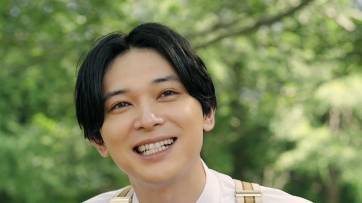 アフラック生命保険の新テレビCM「＜実写版＞『よーく考えよう』お手頃」編に出演する吉沢亮さん