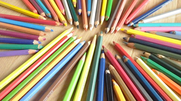 「色」は人の心理にどのような影響を与える？