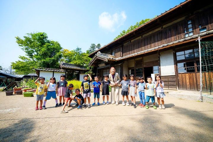 繁子さんと年長の子どもたち