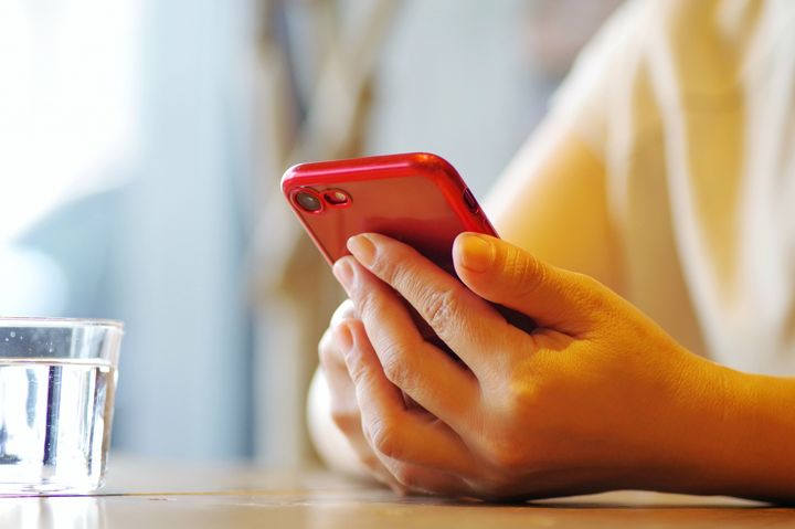 SNS上などで証券会社や日本証券業協会をかたった偽広告が存在