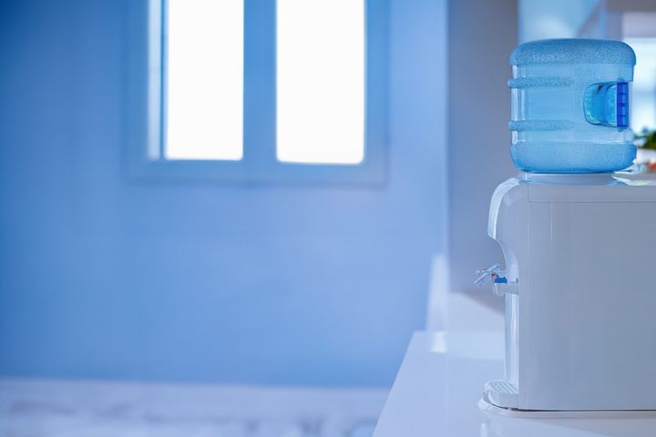 ウオーターサーバーのレンタル契約をする際は、契約内容などをよく確認すること