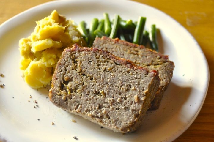 旨味たっぷり マッシュルーム入りミートローフ