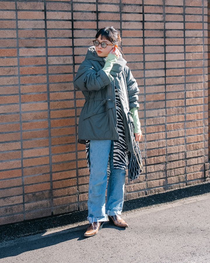 今年っぽい“ミドル丈コート”が主役のコーデ5選。どんなボトムにも合う万能選手【TOKYO SNAP】