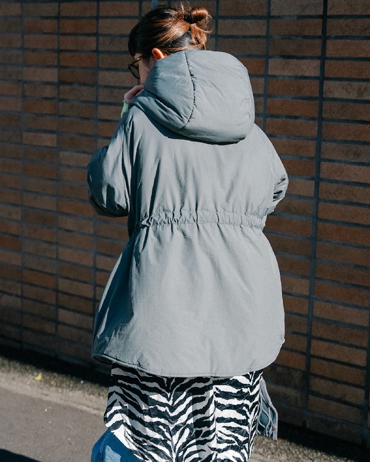 今年っぽい“ミドル丈コート”が主役のコーデ5選。どんなボトムにも合う万能選手【TOKYO SNAP】