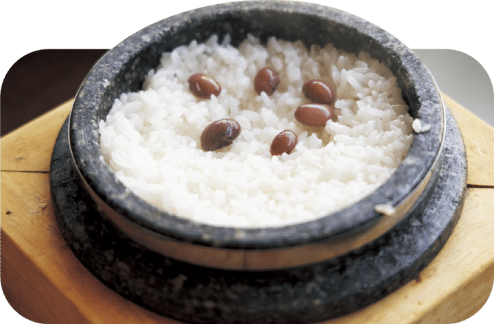 ごはんは石釜で登場／コッチ