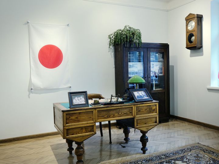 杉原の執務室を再現した部屋