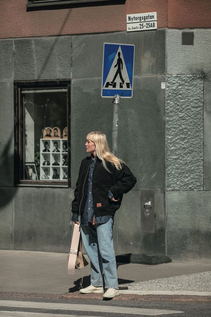 デニムコーデが一番人気！小物の合わせ方が上手なコーデ7選【ロンドンガールの一週間コーデ】