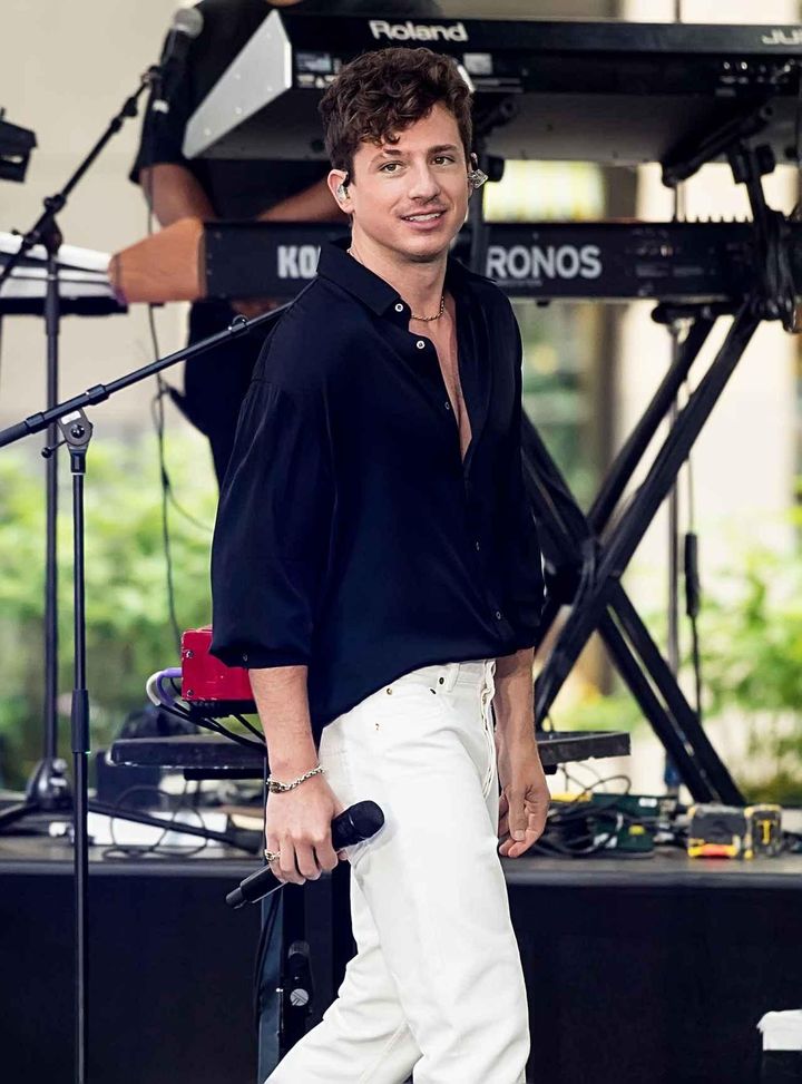 画像1: ジョン・メイヤーが文明堂のカステラをプレゼント