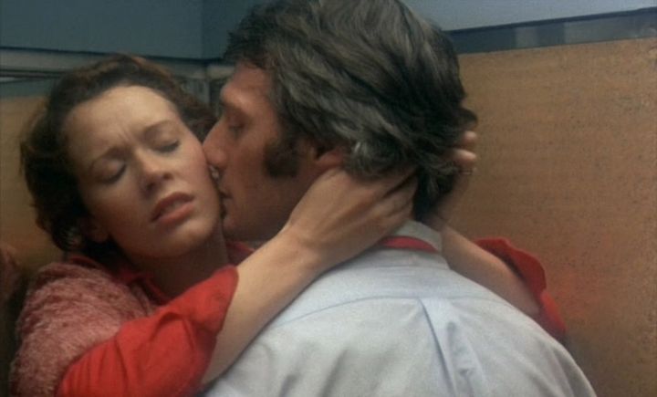 夫人の“性的冒険”描く『エマニエル夫人』が女性に大ヒットした理由は？ 人気の記事をピックアップして紹介