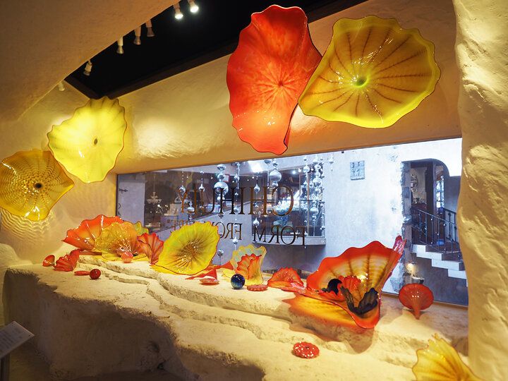 まるで中世ヨーロッパ♪「箱根ガラスの森美術館」で光と風が彩るアートな幻想空間へトリップ