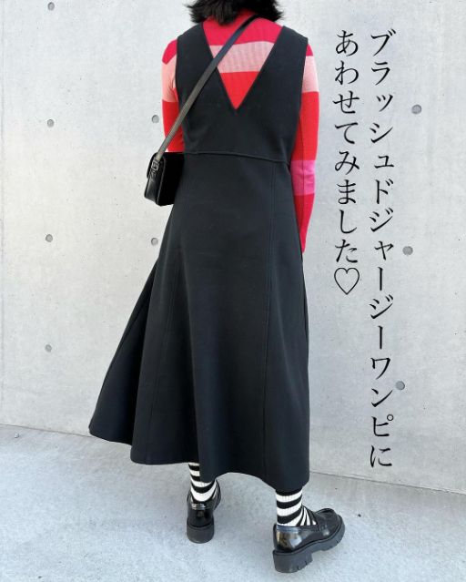 赤のヒートテックシームレスリブタートルネックT