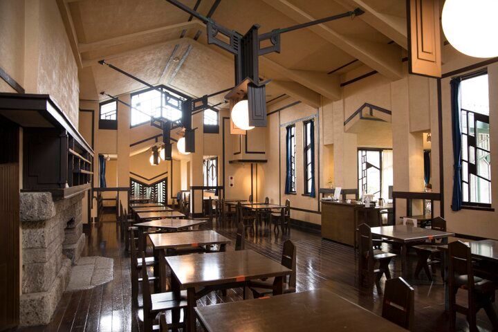 活用しながら保存されるフランク・ロイド・ライトの名建築。アートなグッズや休憩にも♪池袋「自由学園明日館」