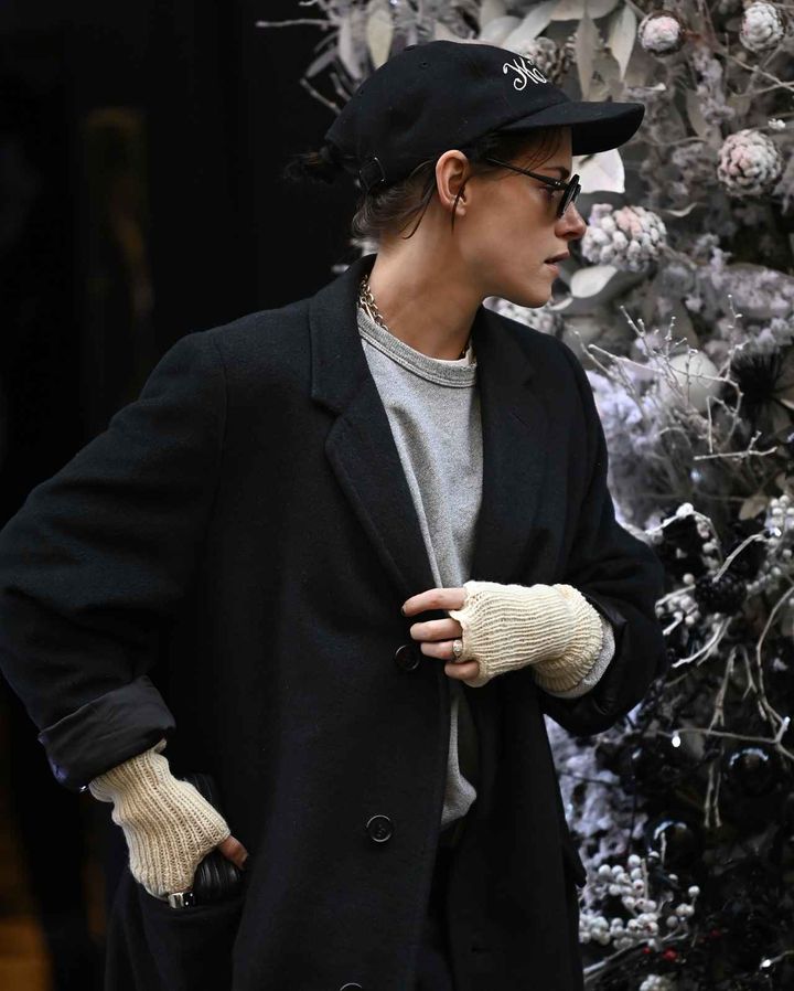 画像3: 婚約者のディラン・マイヤーを各地に同伴