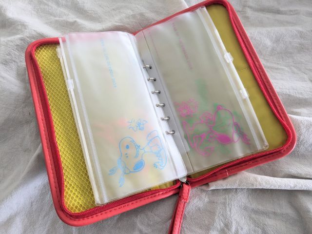 中を開いたところ