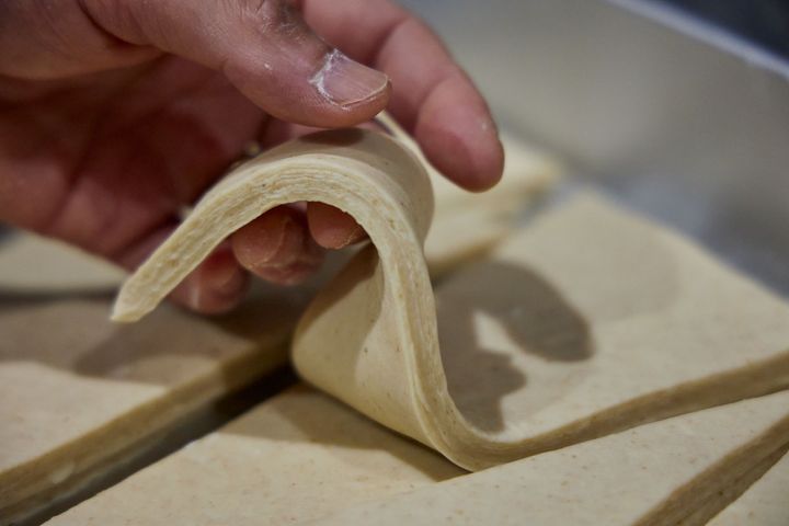 クロワッサンの生地断面