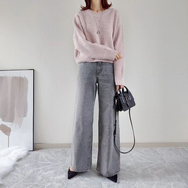 GUのミドルライズワイドジーンズを着用したコーデ