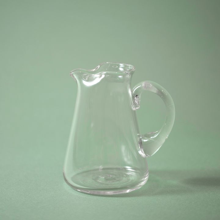 【予算1万円】友人へのクリスマスプレゼント。FUDGE FRIENDの田中 真里奈が選ぶのは《石川硝子工藝舎》のピッチャー