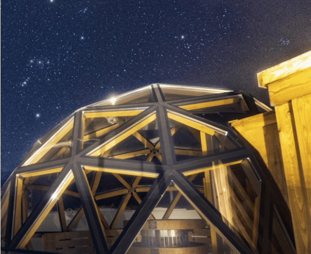 世界初ドーム型サウナ星空の画像