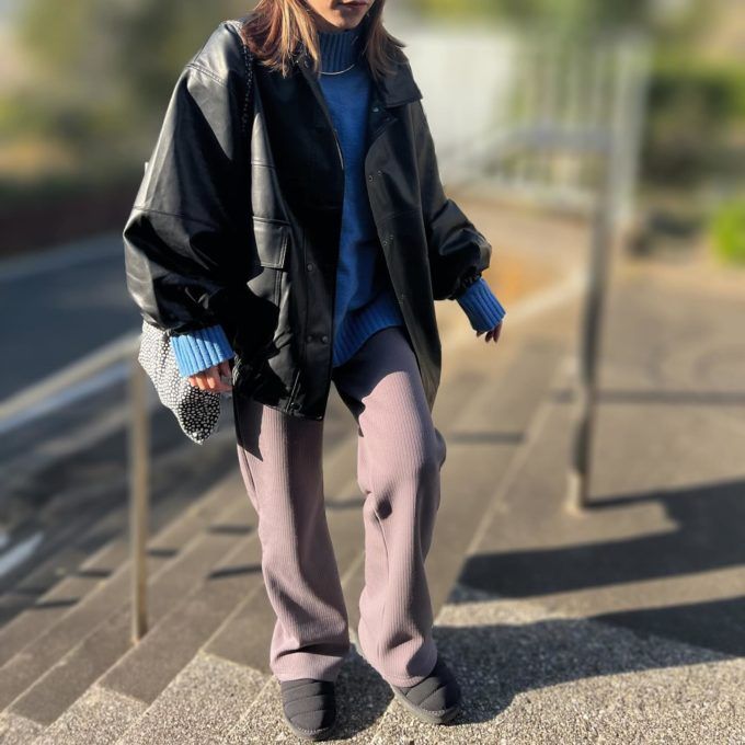 しまむらの「合皮ブルゾン」×裏起毛ボンディングセミワイドリブパンツ(