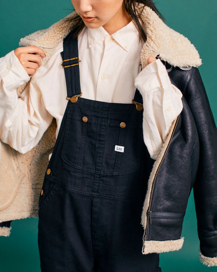 オーバーオールをレディに仕上げるなら、足元はパンプス！【FUDGE FRIEND おしゃれさんの毎日コーディネート vol.290｜ako】