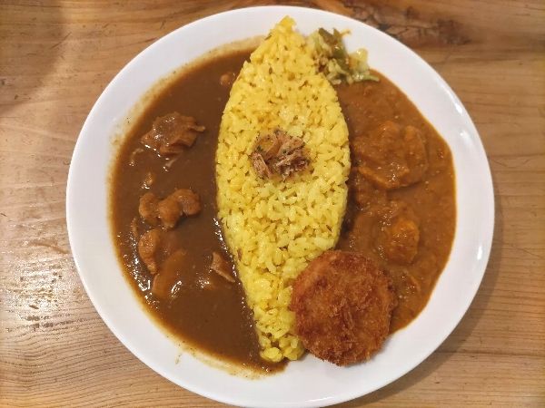 カレー専門店 エフブンノイチカレー 住吉駅 個室あり 「欧風×スパイスあいがけ２種盛」カレー