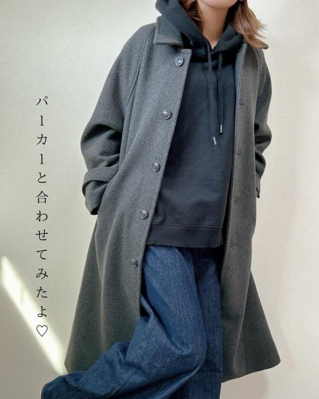 しまむらロングコート＆フーディコーデの女性