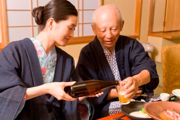 社会人マナー？ 飲み会の「暗黙ルール」9つ