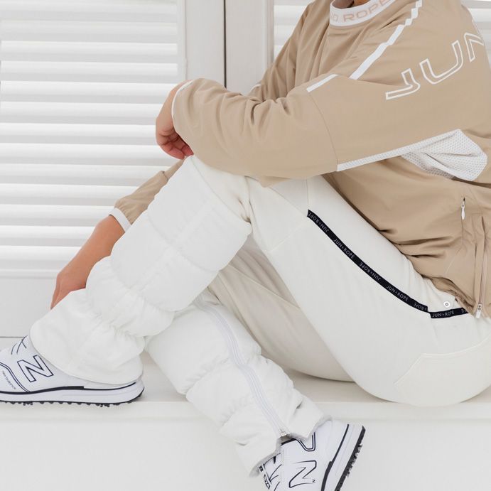 冬ゴルフの最強コンビ！ レッグウォーマー×スキニーパンツでスタイルアップを狙う