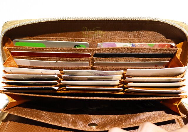 付録のアルフォンス・ミュシャ じゃばら式長財布のカード収納