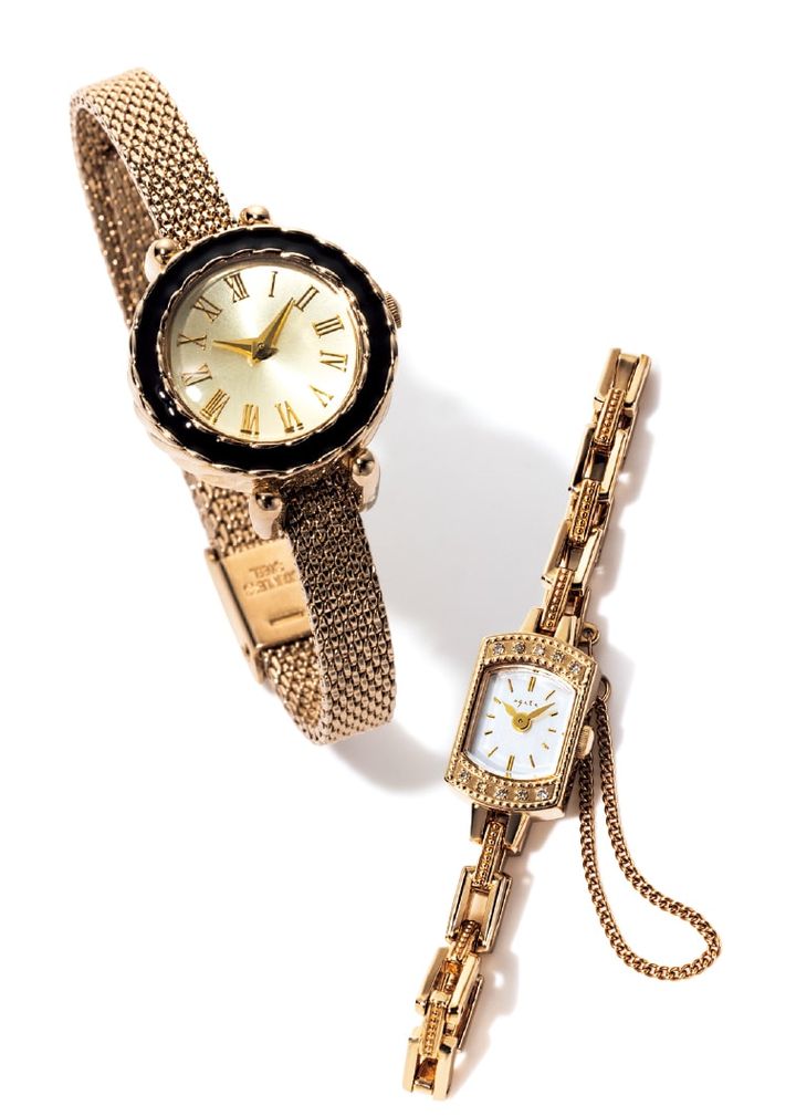 右：ゴールドベルト￥19,800、ヘッド￥41,800（ともにアガット）、左：華奢なつくりが繊細な時計。￥143,000（ノジェス）