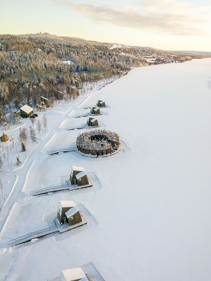 スウェーデン〈アークティック・バス〉外観