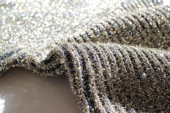 画像: シマーリブニットセーター￥5,999／H&M www2.hm.com