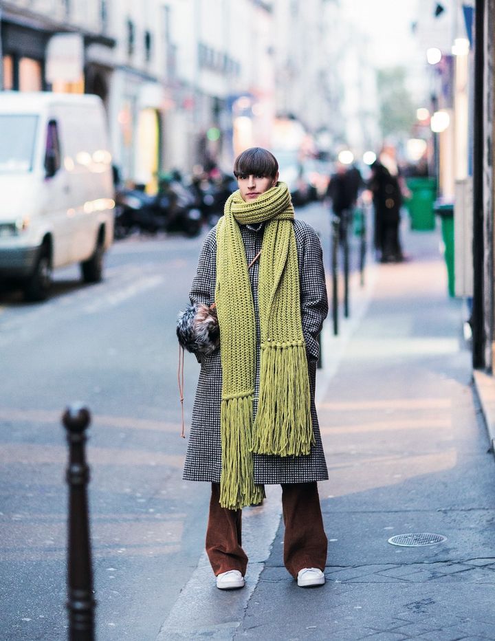 マフラーやニット帽など小物の合わせ方が上手！【パリジェンヌの一週間コーデ】