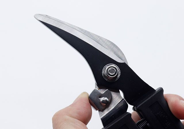 ダイソーの万能ハサミのロック機能