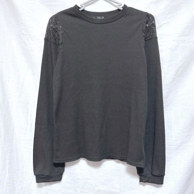 しまむらの「テレコ肩レース切替Tシャツ」