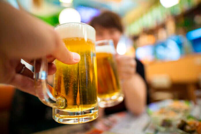 美人なのに残念… 男性が嫌がる「下品な女性」の特徴7つ